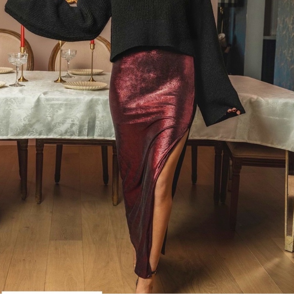 NWT Cupshe Deep Red Shimmer Pencil Skirt Size M